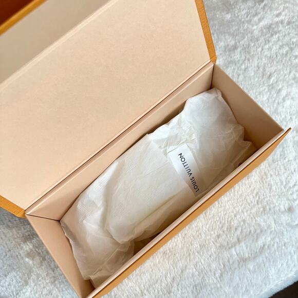 Louis Vuitton Box, Shopping Bag, gift tag and ribbon packaging gift set NEW - Picture 5 of 9